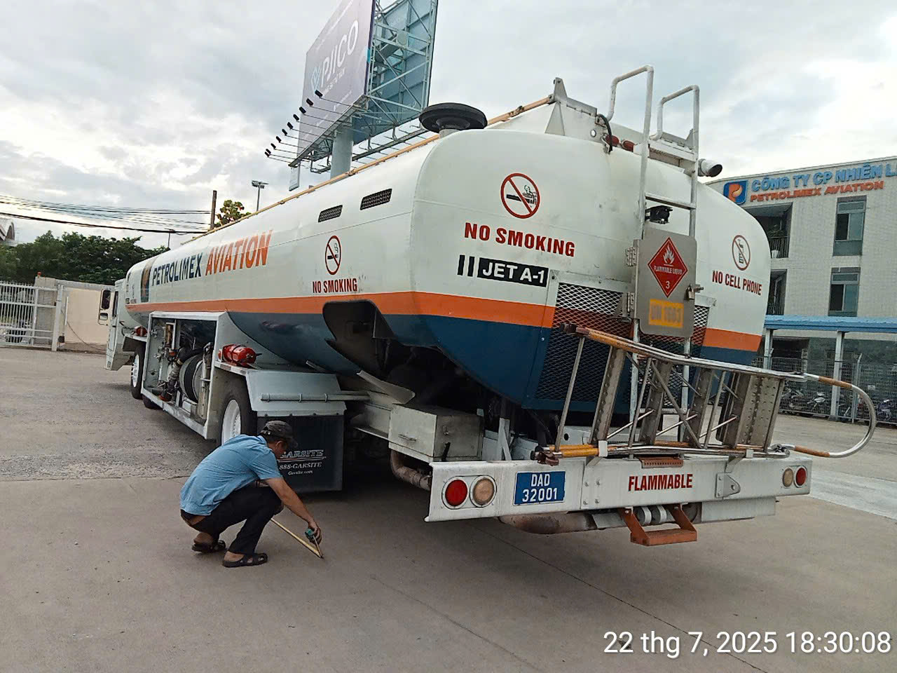 Dự án sân bay 10